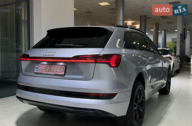 Внедорожник / Кроссовер Audi e-tron 2020 в 