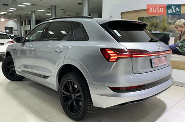 Внедорожник / Кроссовер Audi e-tron 2020 в 