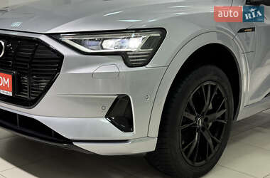 Внедорожник / Кроссовер Audi e-tron 2020 в 