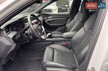 Внедорожник / Кроссовер Audi e-tron 2021 в 