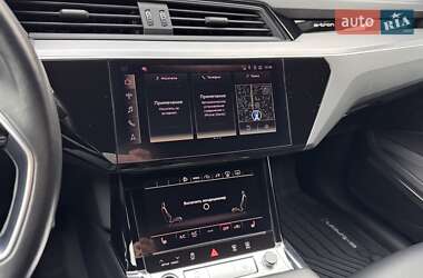 Внедорожник / Кроссовер Audi e-tron 2021 в 