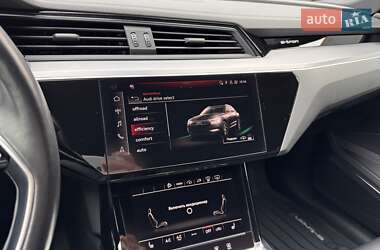 Внедорожник / Кроссовер Audi e-tron 2021 в 