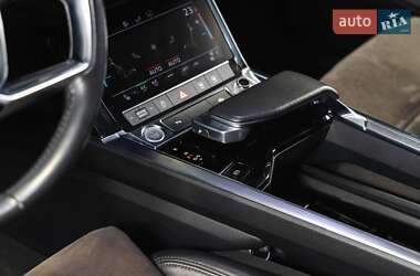 Позашляховик / Кросовер Audi e-tron 2019 в 