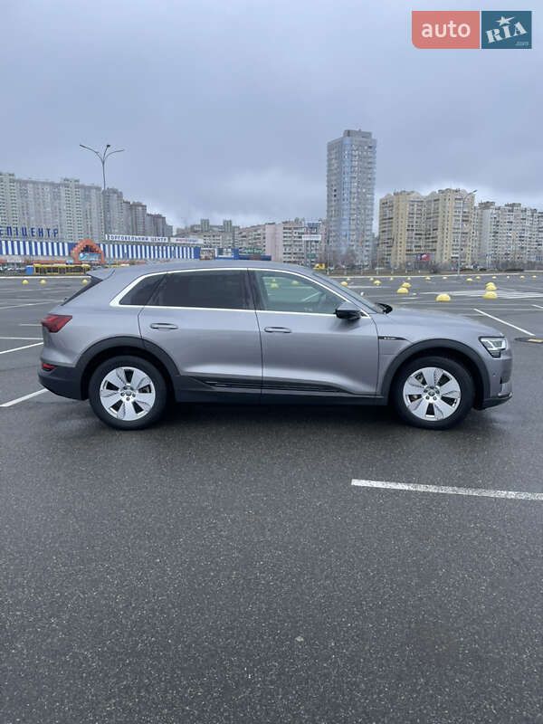 Внедорожник / Кроссовер Audi e-tron 2020 в Киеве