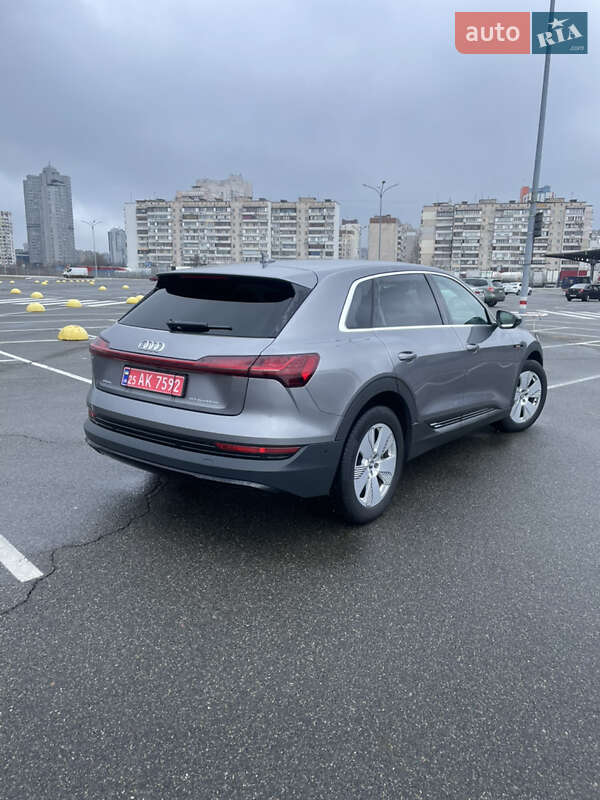 Внедорожник / Кроссовер Audi e-tron 2020 в Киеве