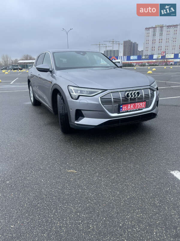Внедорожник / Кроссовер Audi e-tron 2020 в Киеве