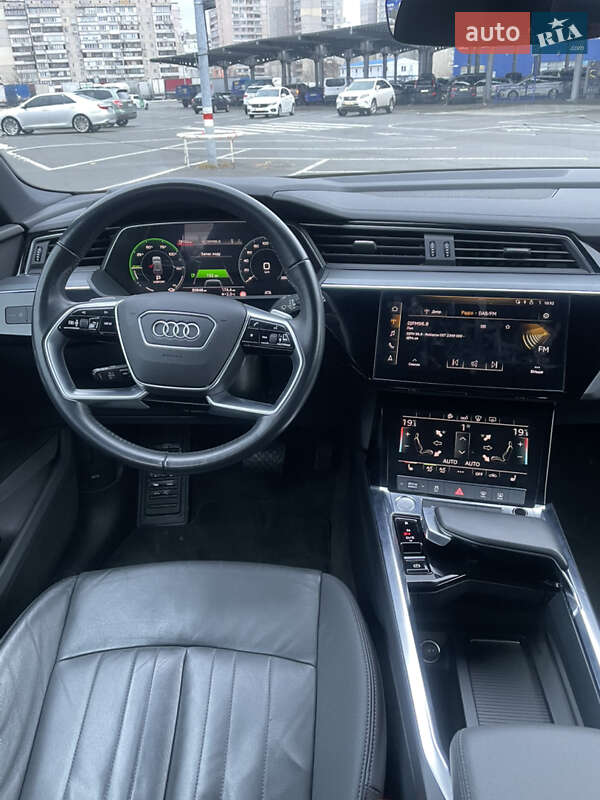 Внедорожник / Кроссовер Audi e-tron 2020 в Киеве
