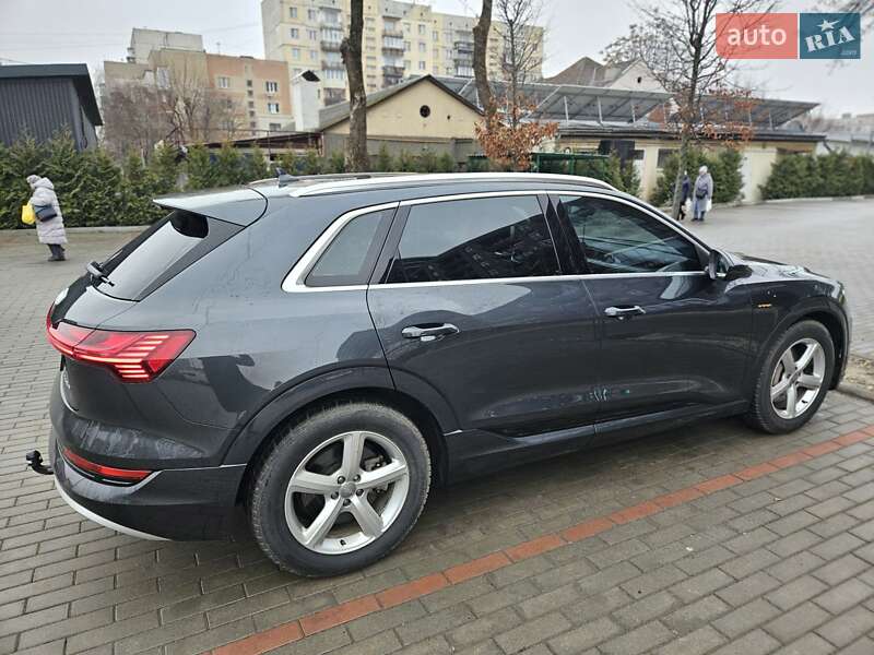 Позашляховик / Кросовер Audi e-tron 2020 в Ужгороді