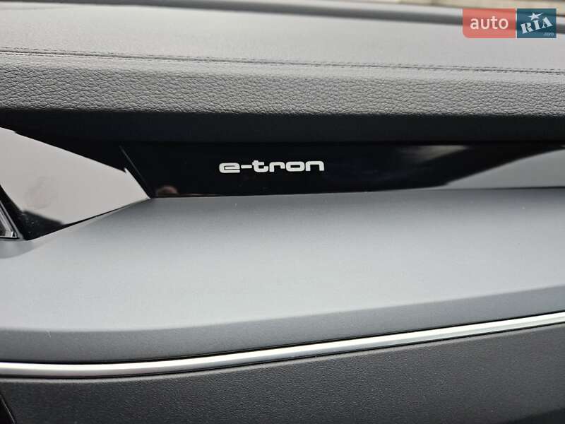 Позашляховик / Кросовер Audi e-tron 2020 в Ужгороді