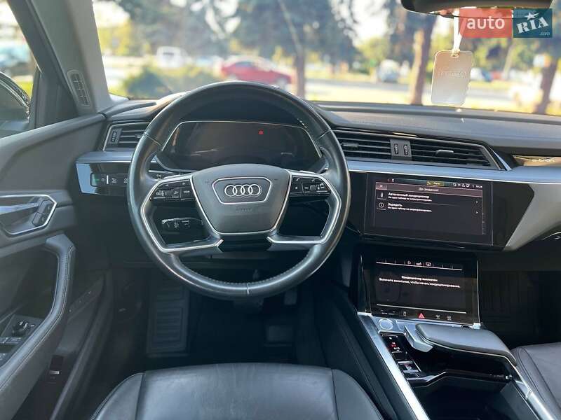 Внедорожник / Кроссовер Audi e-tron 2019 в Черновцах