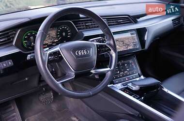 Внедорожник / Кроссовер Audi e-tron 2019 в 