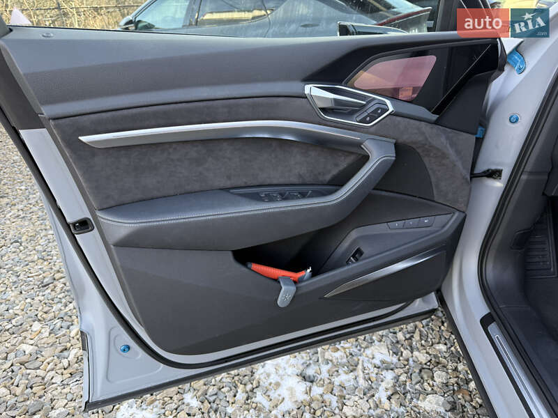 Внедорожник / Кроссовер Audi e-tron 2019 в Коломые