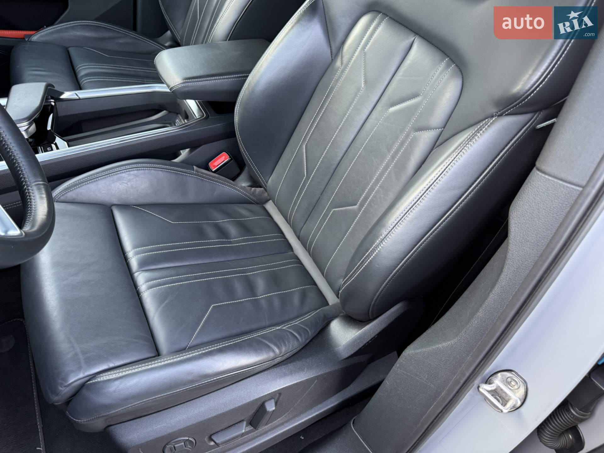 2019 Audi e-tron - мініатюра 38
