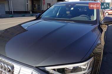 Внедорожник / Кроссовер Audi e-tron 2019 в 