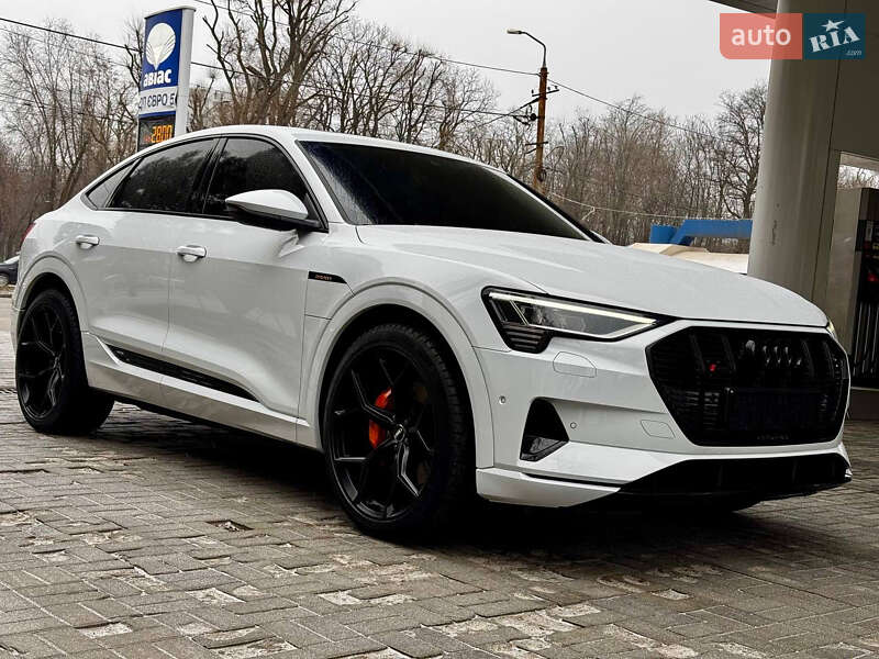 Внедорожник / Кроссовер Audi e-tron 2022 в Днепре