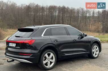 Внедорожник / Кроссовер Audi e-tron 2019 в 
