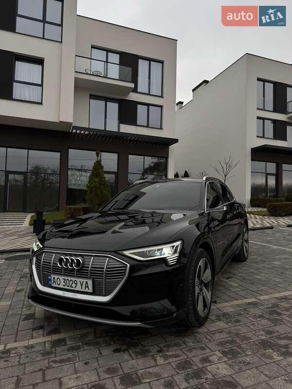 Внедорожник / Кроссовер Audi e-tron 2019 в 