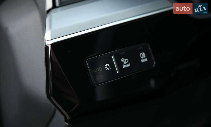 Внедорожник / Кроссовер Audi e-tron 2019 в Киеве