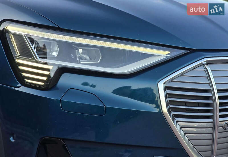 Внедорожник / Кроссовер Audi e-tron 2019 в Киеве