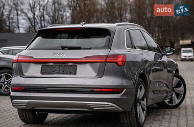 Внедорожник / Кроссовер Audi e-tron 2020 в 