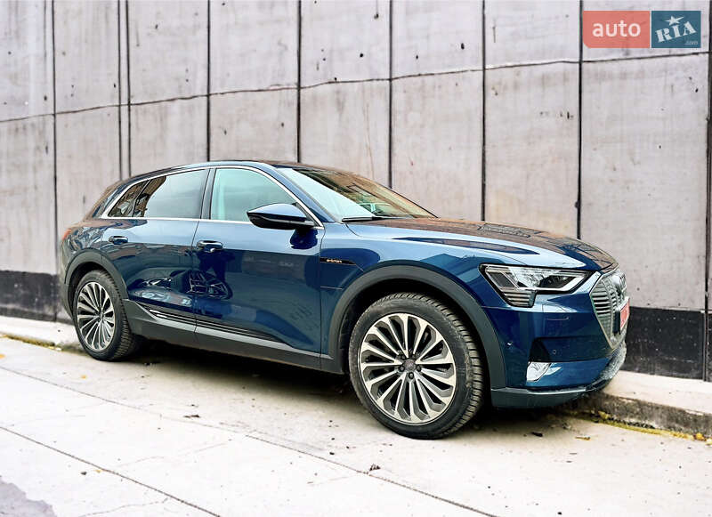 Внедорожник / Кроссовер Audi e-tron 2019 в 
