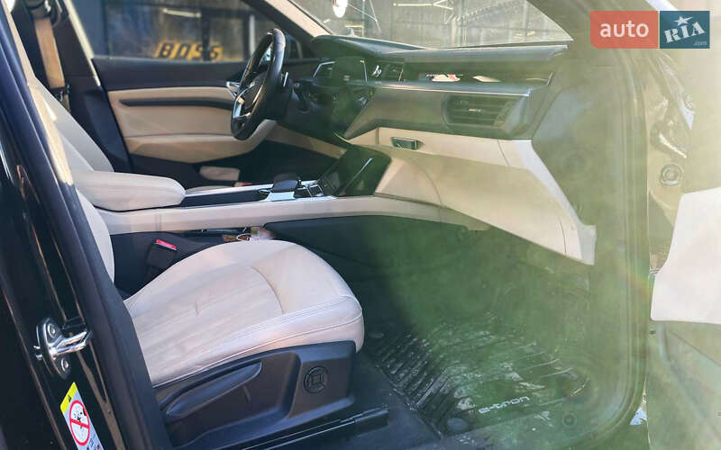 Позашляховик / Кросовер Audi e-tron 2020 в Чернівцях