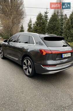Внедорожник / Кроссовер Audi e-tron 2019 в 
