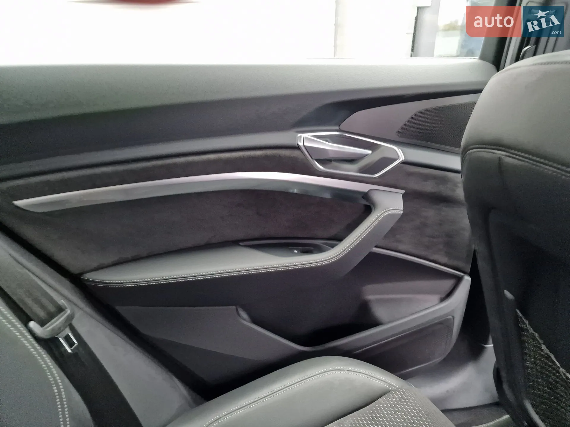 2020 Audi e-tron - мініатюра 31