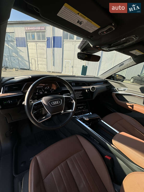 Позашляховик / Кросовер Audi e-tron 2021 в Чернівцях