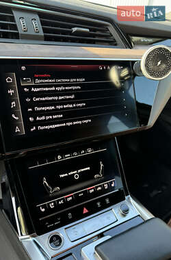Позашляховик / Кросовер Audi e-tron 2021 в Чернівцях