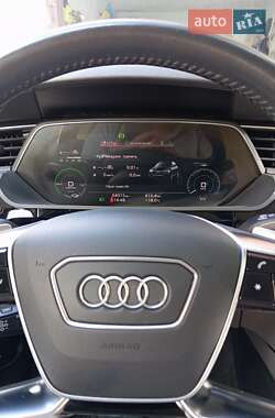 Внедорожник / Кроссовер Audi e-tron 2021 в 