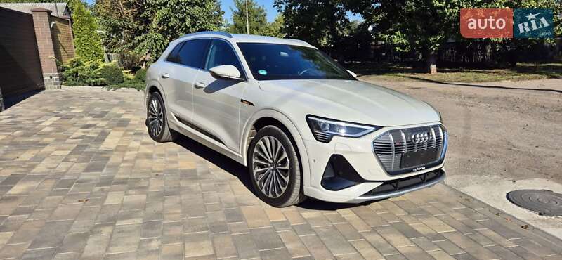 Внедорожник / Кроссовер Audi e-tron 2022 в Черкассах
