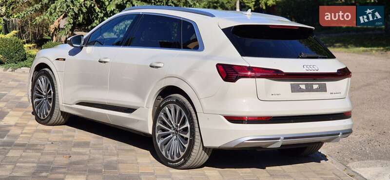 Внедорожник / Кроссовер Audi e-tron 2022 в Черкассах