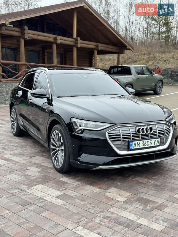 Audi e-tron 2019