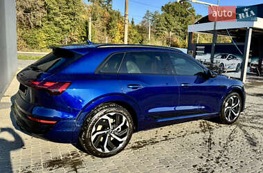 Внедорожник / Кроссовер Audi e-tron 2022 в 