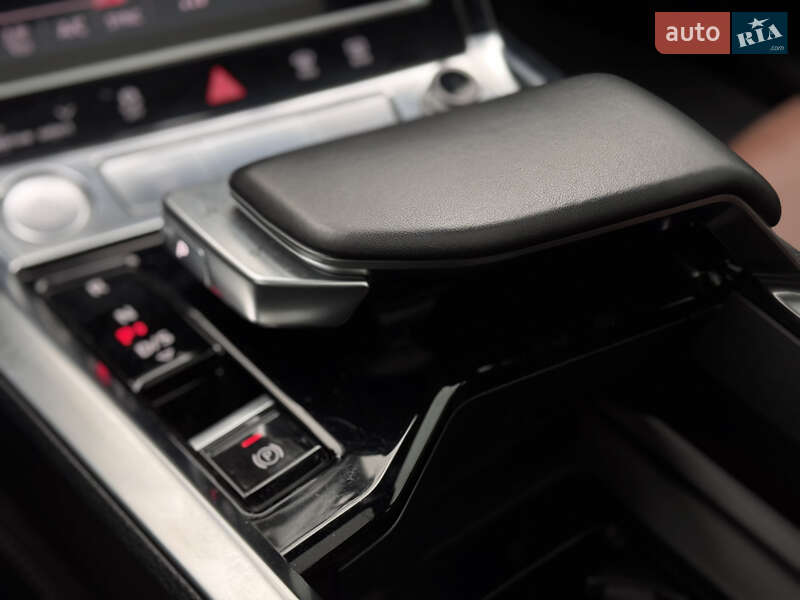 Позашляховик / Кросовер Audi e-tron 2019 в Києві
