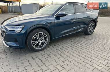 Внедорожник / Кроссовер Audi e-tron 2019 в 