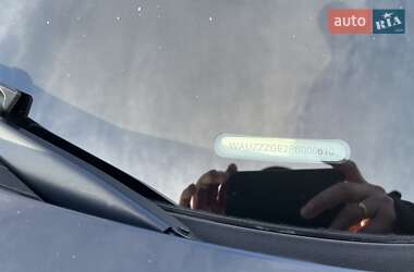 Позашляховик / Кросовер Audi e-tron 2022 в 