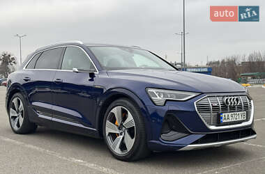 Внедорожник / Кроссовер Audi e-tron 2020 в 