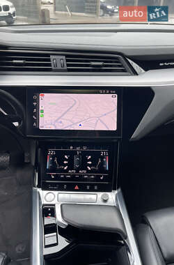 Внедорожник / Кроссовер Audi e-tron 2019 в 