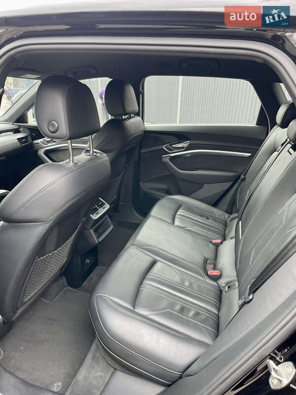 Позашляховик / Кросовер Audi e-tron 2019 в Дніпрі фото 49 Позашляховик / Кросовер Audi e-tron 2019 в Дніпрі