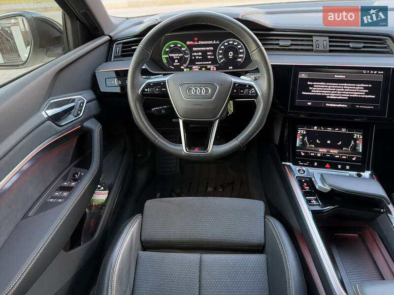 Внедорожник / Кроссовер Audi e-tron 2022 в Ровно
