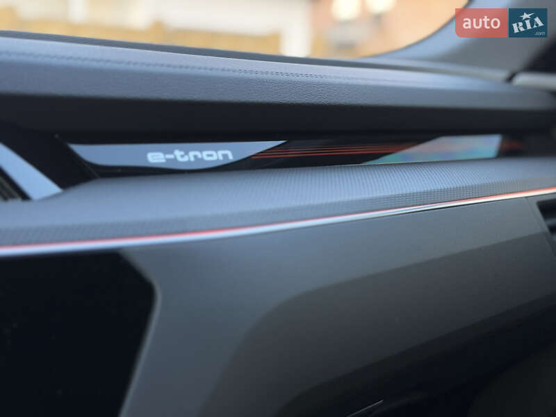 Внедорожник / Кроссовер Audi e-tron 2022 в Ровно