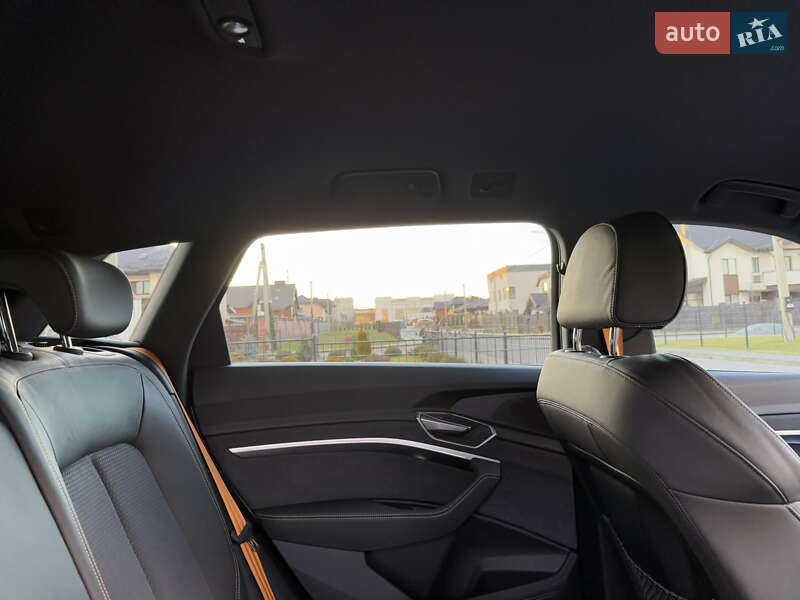 Позашляховик / Кросовер Audi e-tron 2022 в Рівному
