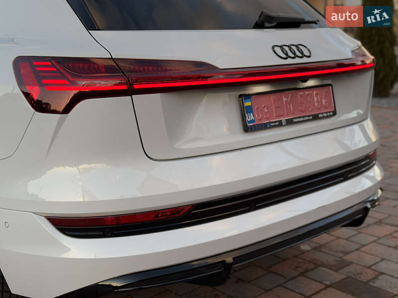 Внедорожник / Кроссовер Audi e-tron 2022 в Ровно