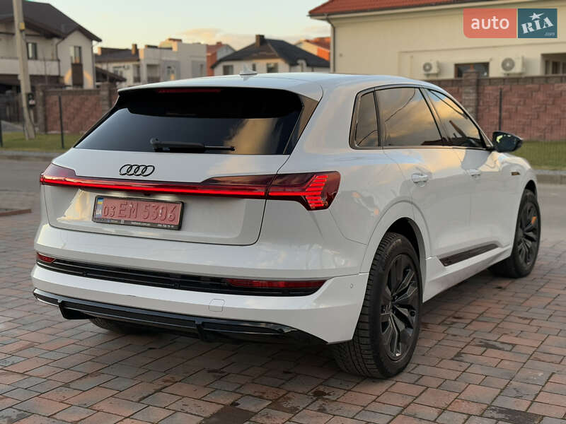 Внедорожник / Кроссовер Audi e-tron 2022 в Ровно