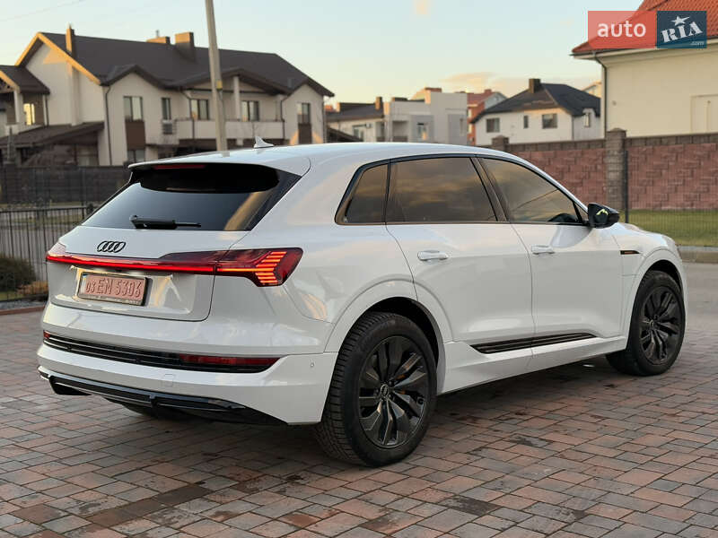 Внедорожник / Кроссовер Audi e-tron 2022 в Ровно
