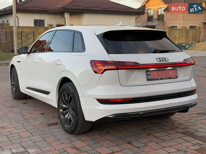 Внедорожник / Кроссовер Audi e-tron 2022 в Ровно