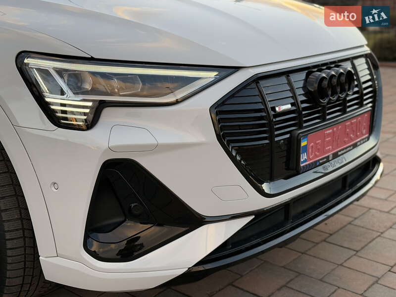 Внедорожник / Кроссовер Audi e-tron 2022 в Ровно