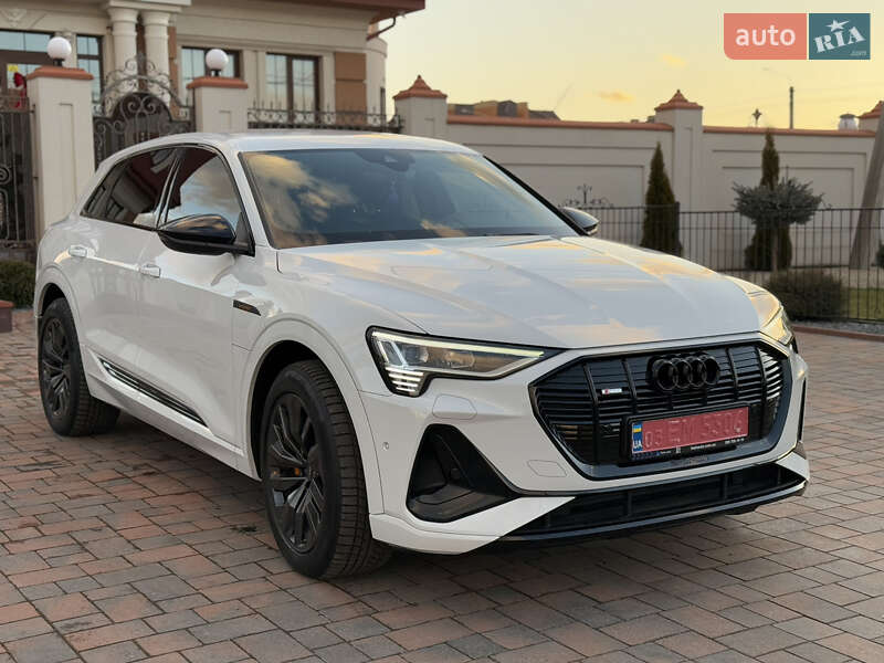 Позашляховик / Кросовер Audi e-tron 2022 в Рівному